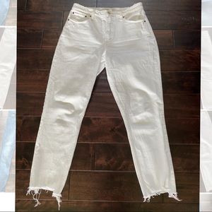 A&F Skinny High-Rise CURVE LOVE white denim jeans